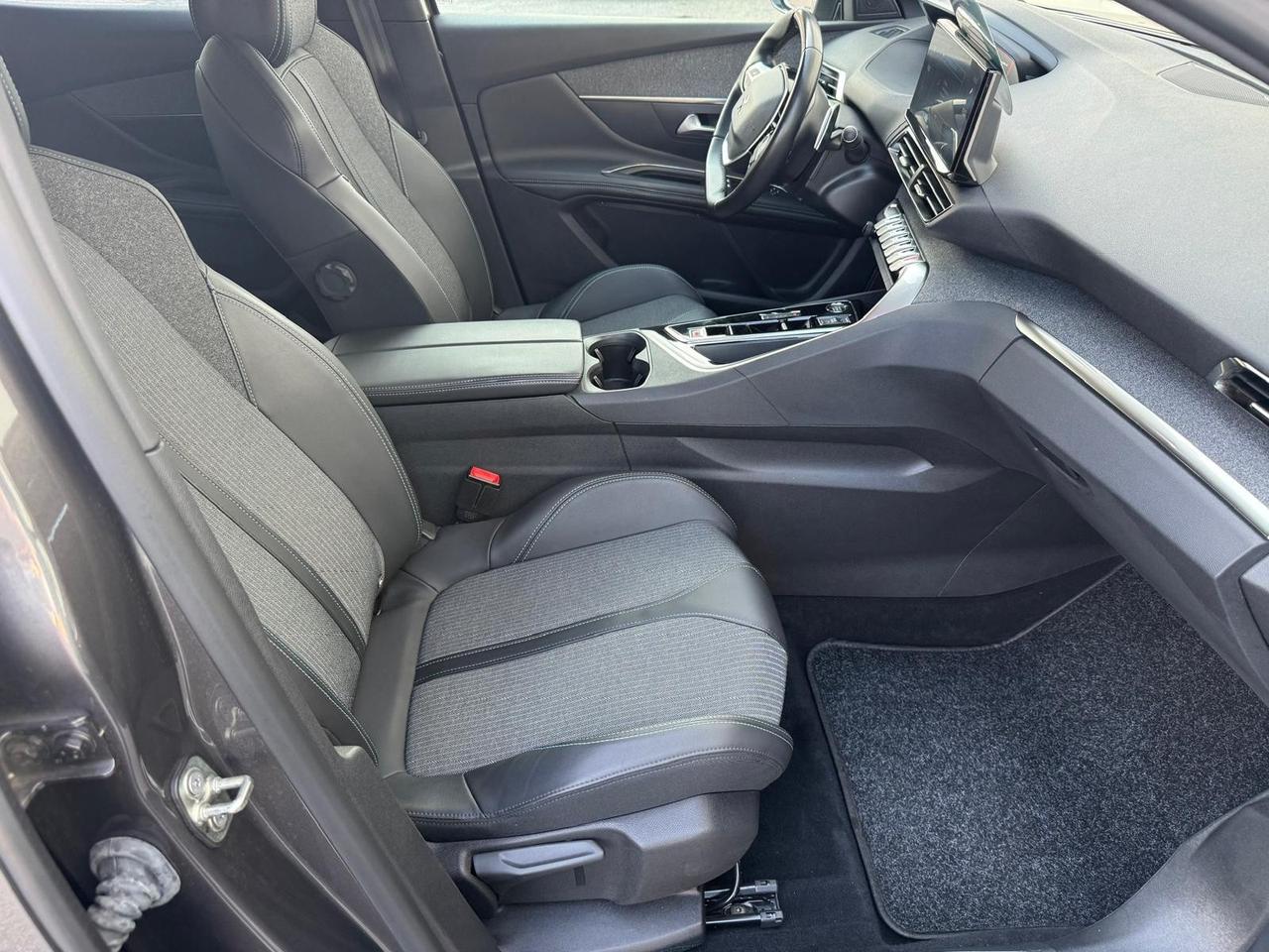 Peugeot 3008 BlueHDi 130 EAT8 Allure Pack - 2023