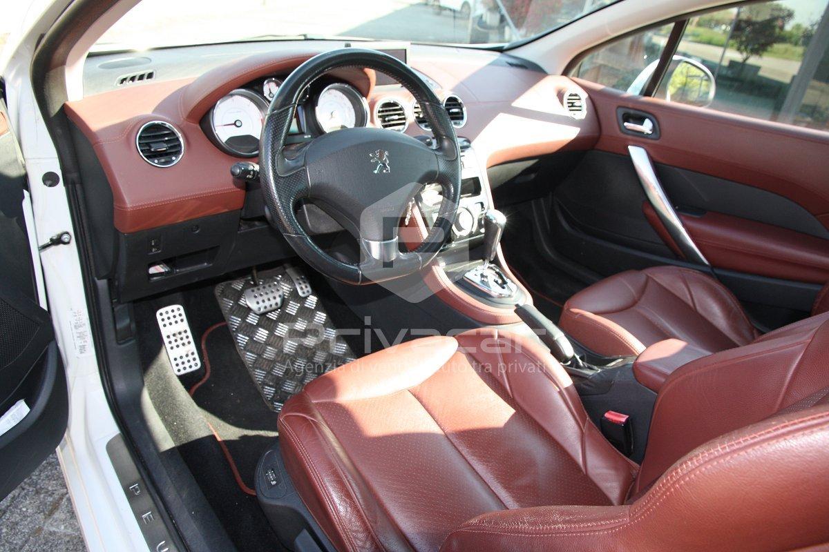 PEUGEOT 308 2.0 HDi 136CV CC aut. Féline