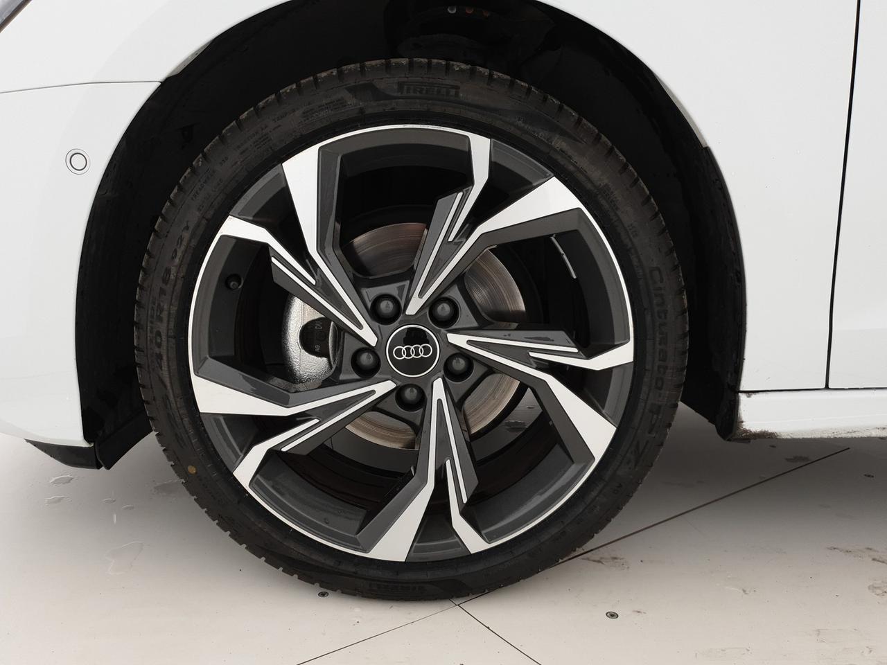 Sportback 30TDI 116CV S tronic Business Advanced