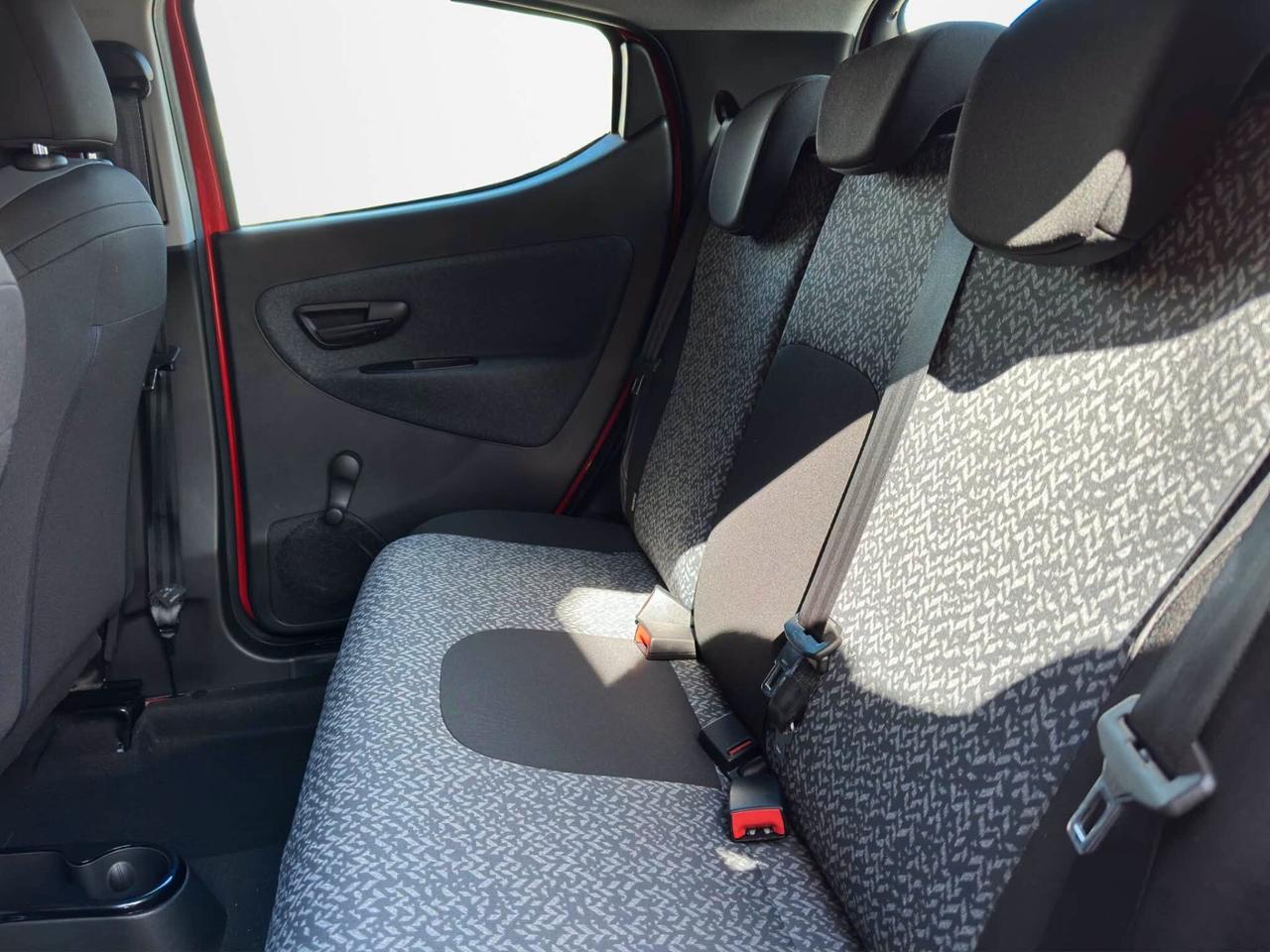 Lancia Ypsilon 1.0 FireFly 5 porte S&S Hybrid Ecochic Silver