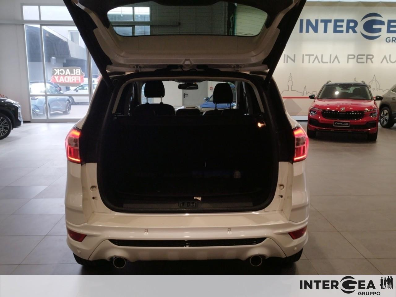 FORD Kuga 2.0 tdci Vignale s&s awd 180cv powershift my18