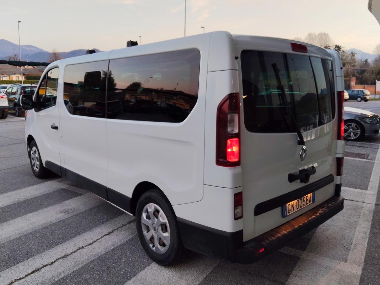 Renault Trafic 2.0dci 140cv 9 posti 2023 PASSO LUNGO