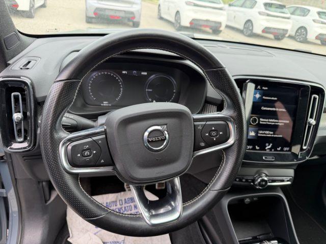 VOLVO XC40 T5 Recharge Plug-in Hybrid R-design