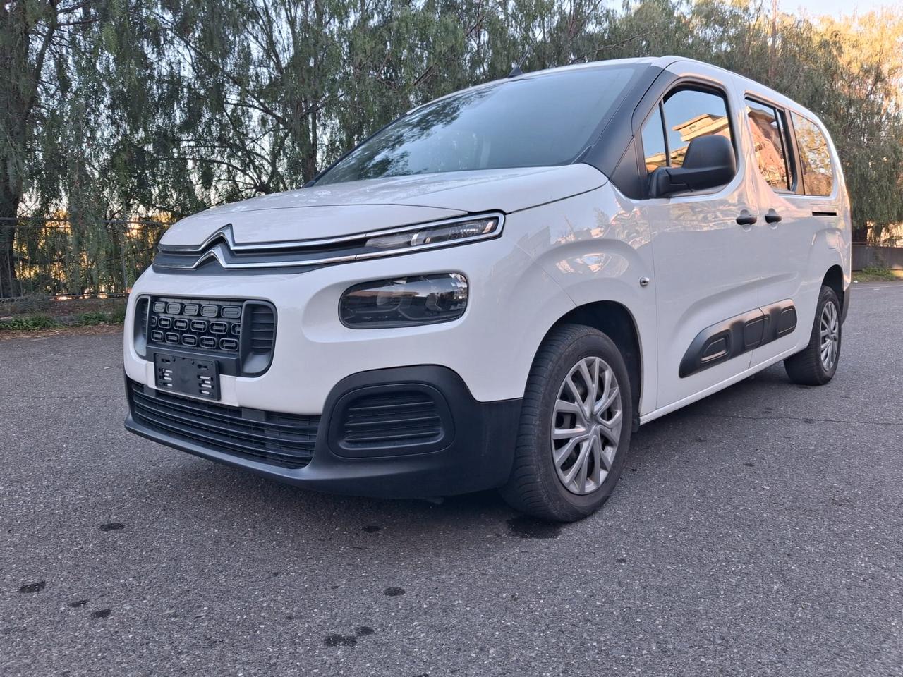 Citroen Berlingo Pianale ribassato con rampa disabili in carrozzina
