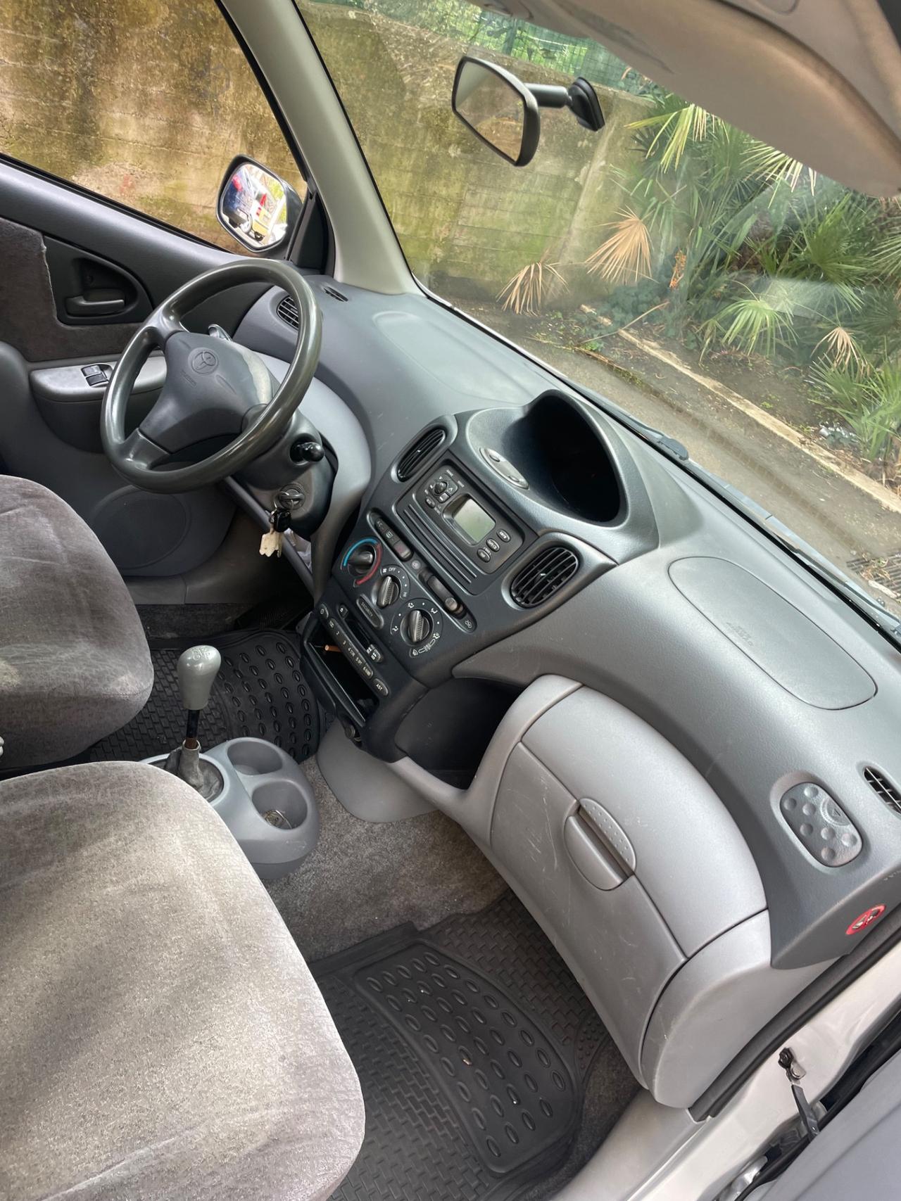 Toyota Yaris 1.3i 16V cat verso