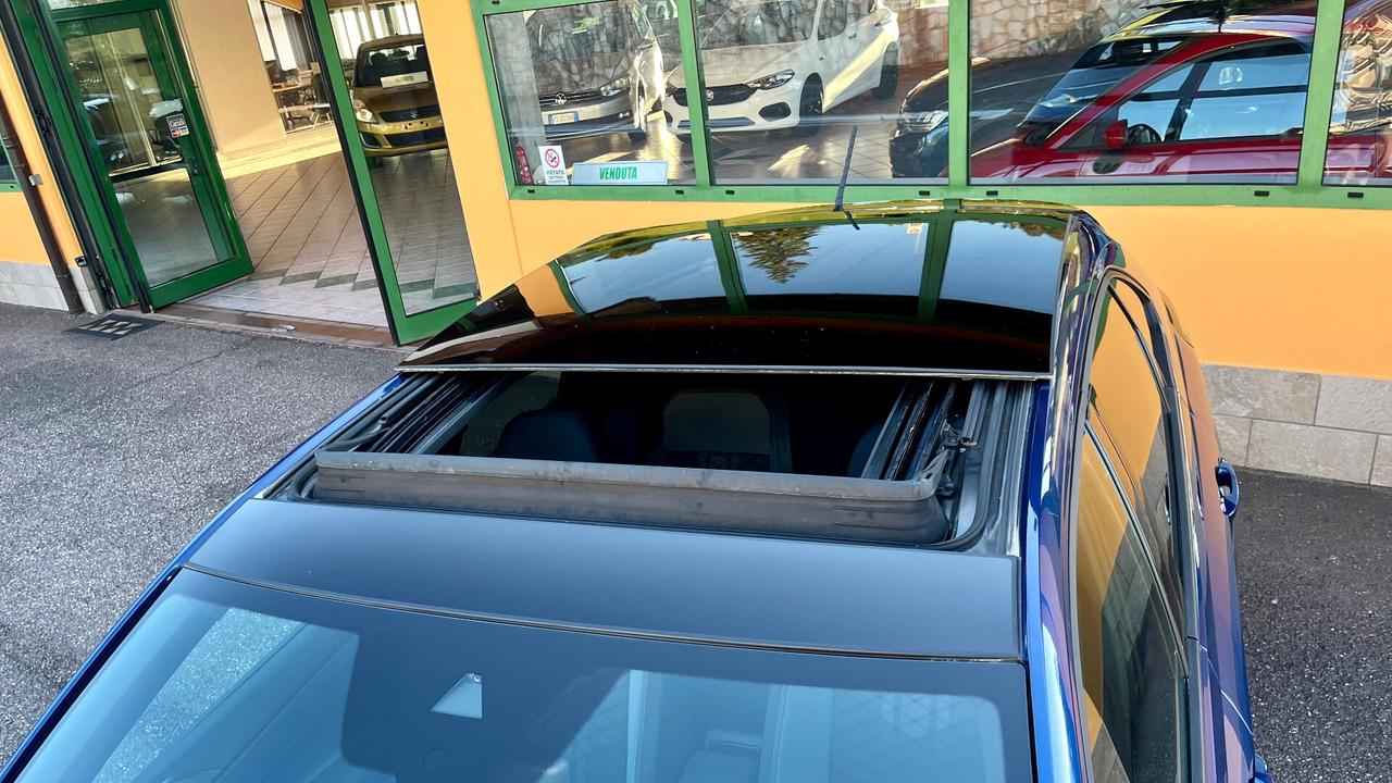 VW Taigo 110 CV R-Line - UNIPROPRIETARIO