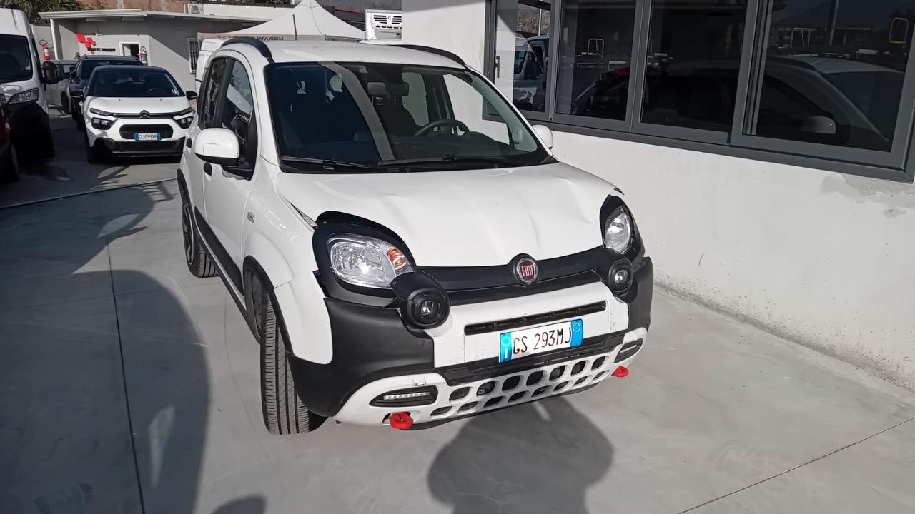 Fiat Panda Cross 1.0 FireFly S&S Hybrid POCO SINISTRATA