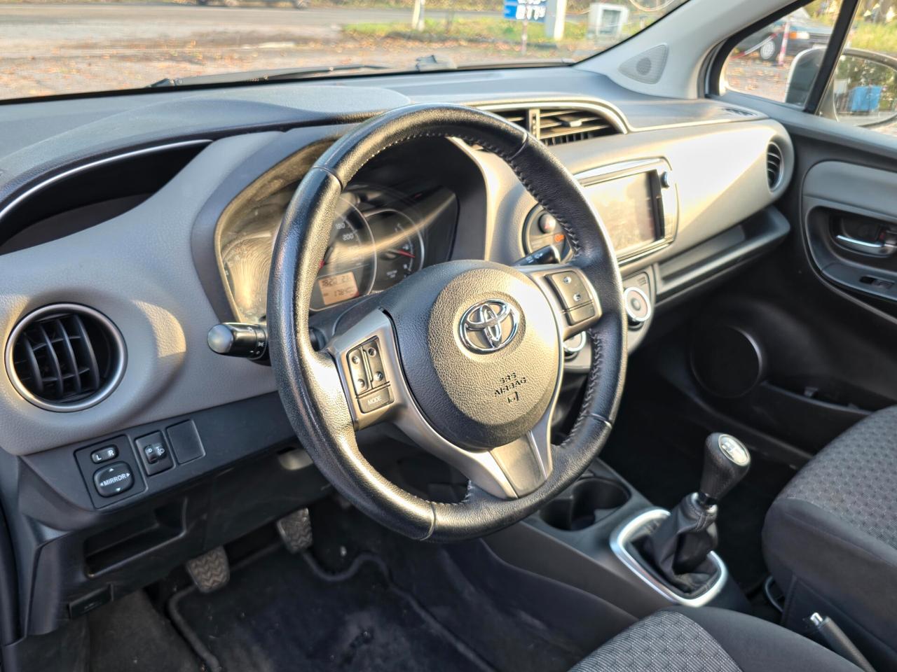 Toyota Yaris 1.0 5 porte Lounge CV-69 E6 Manuale NEO 2015