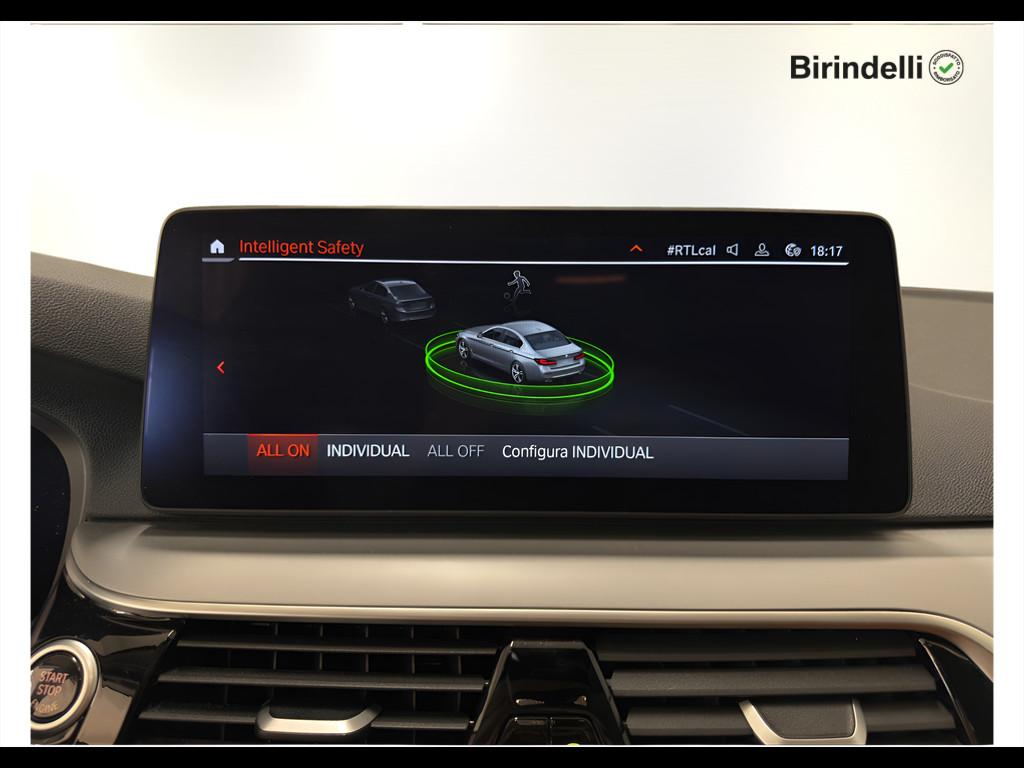 BMW Serie 5(G30/31/F90) - 520d 48V xDrive Business