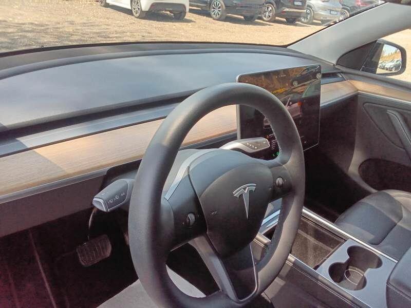 Tesla Model Y Long Range 2024