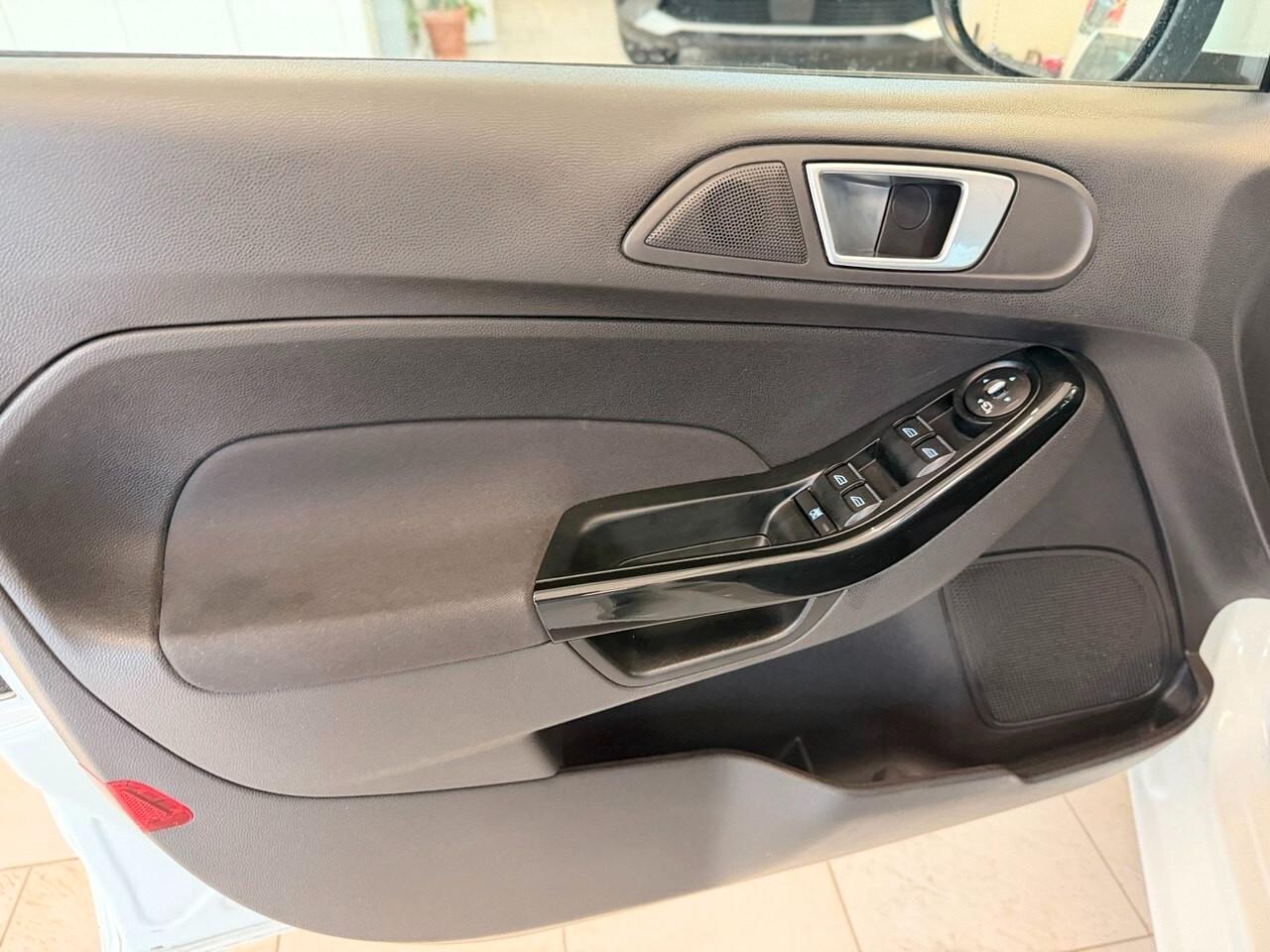 Ford Fiesta 1.0 80CV 5 porte Titanium