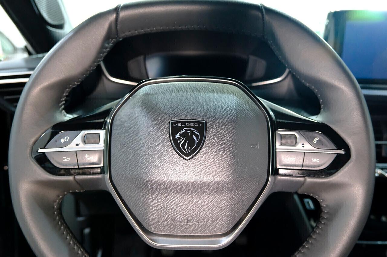 PEUGEOT 2008 1200 T 100cv ALLURE COCKPIT 3D