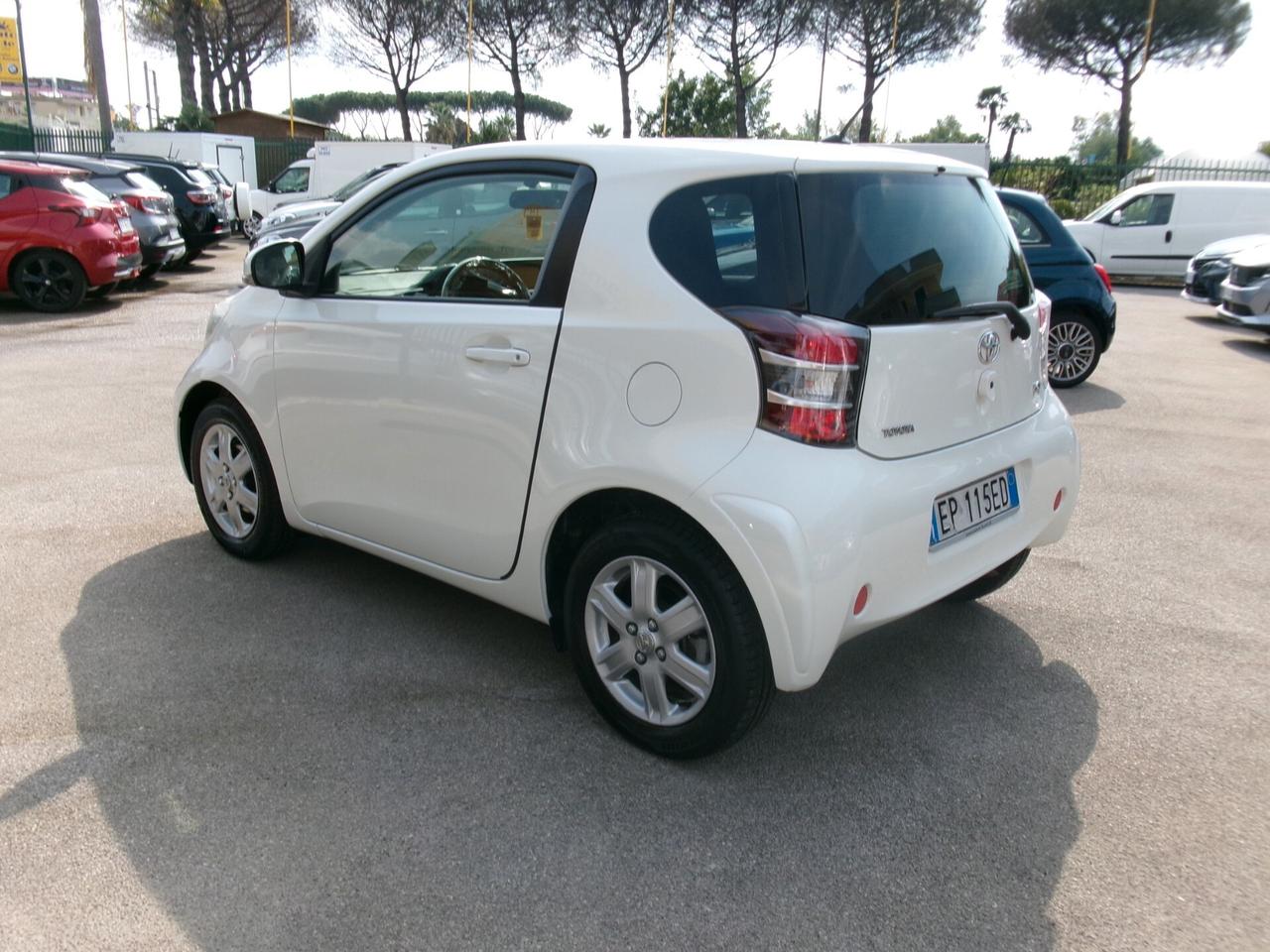 Toyota iQ 1.0 LOUNGE CVT AUTOMATICA NAVIGATORE *PERFETTA*