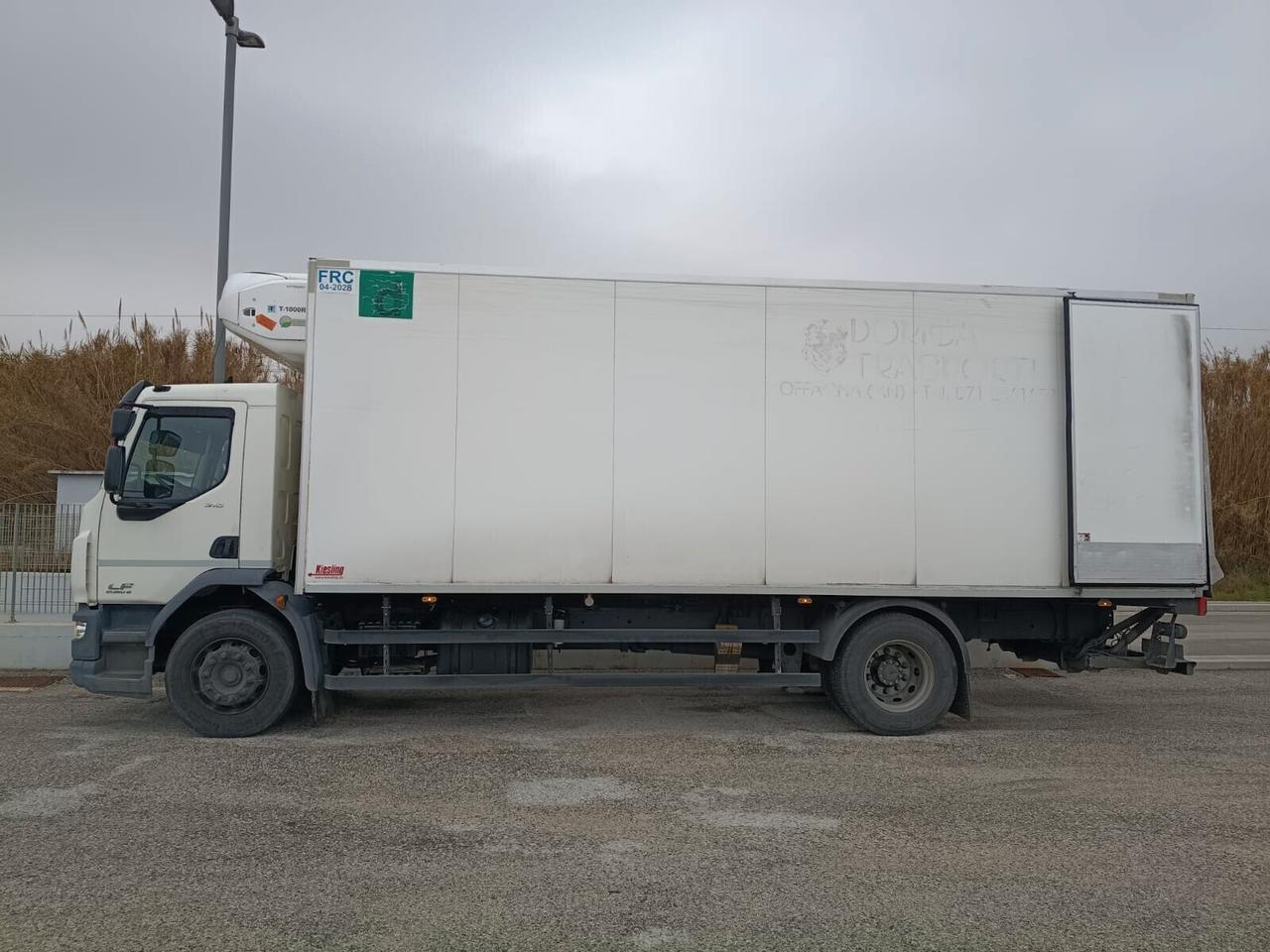 Autocarro Daf LF 55.310 18 tonnellate frigo 2016