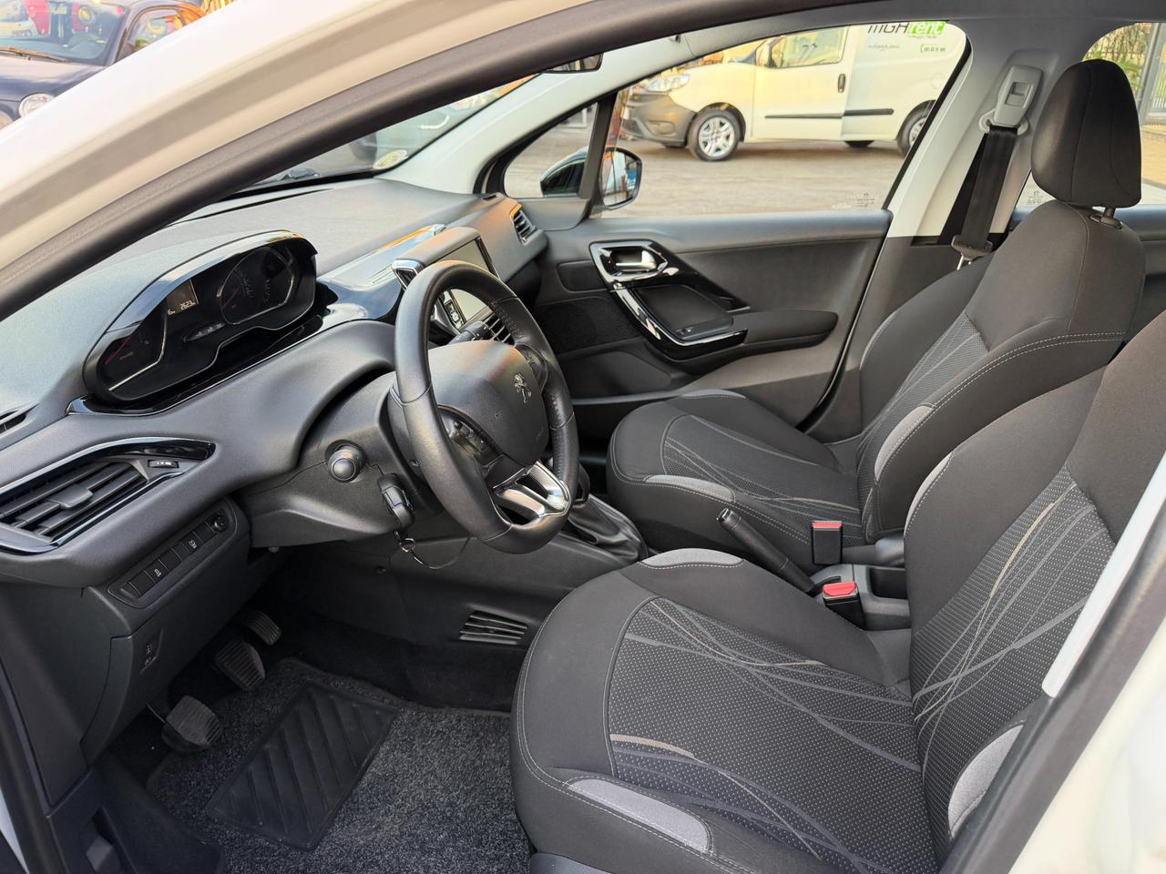 Peugeot 208 5 Porte 208 5p 1.4 hdi 8v Allure