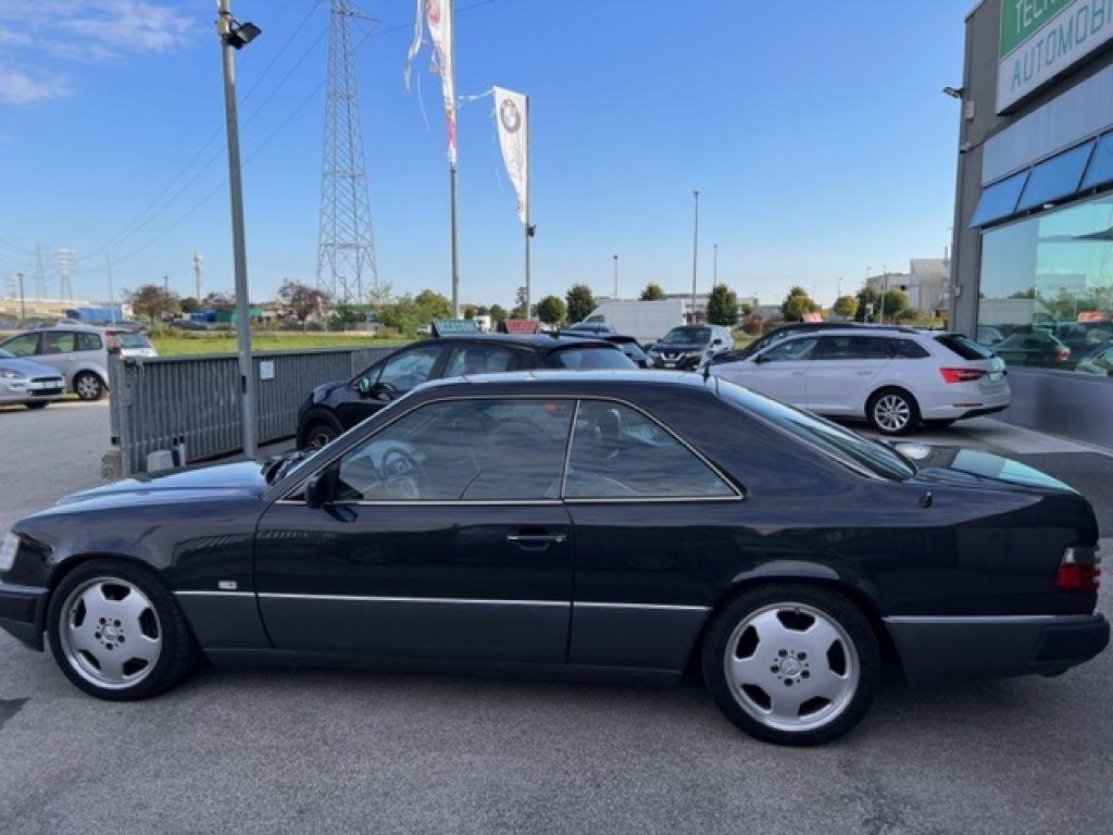 Mercedes-Benz 320 CE 24V cat Coupé