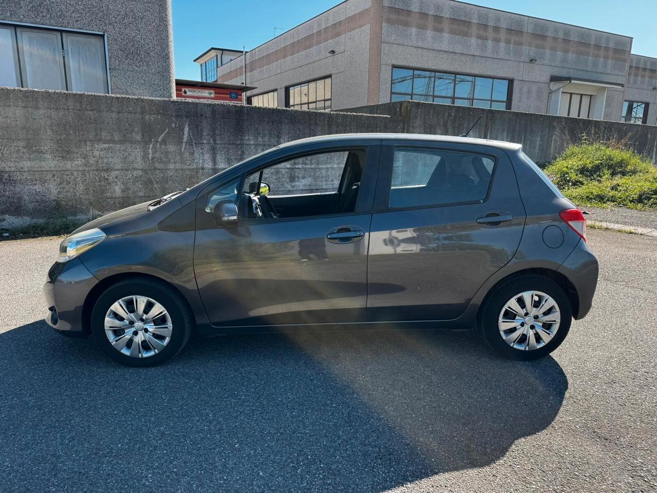Toyota Yaris 1.0 5 porte Lounge