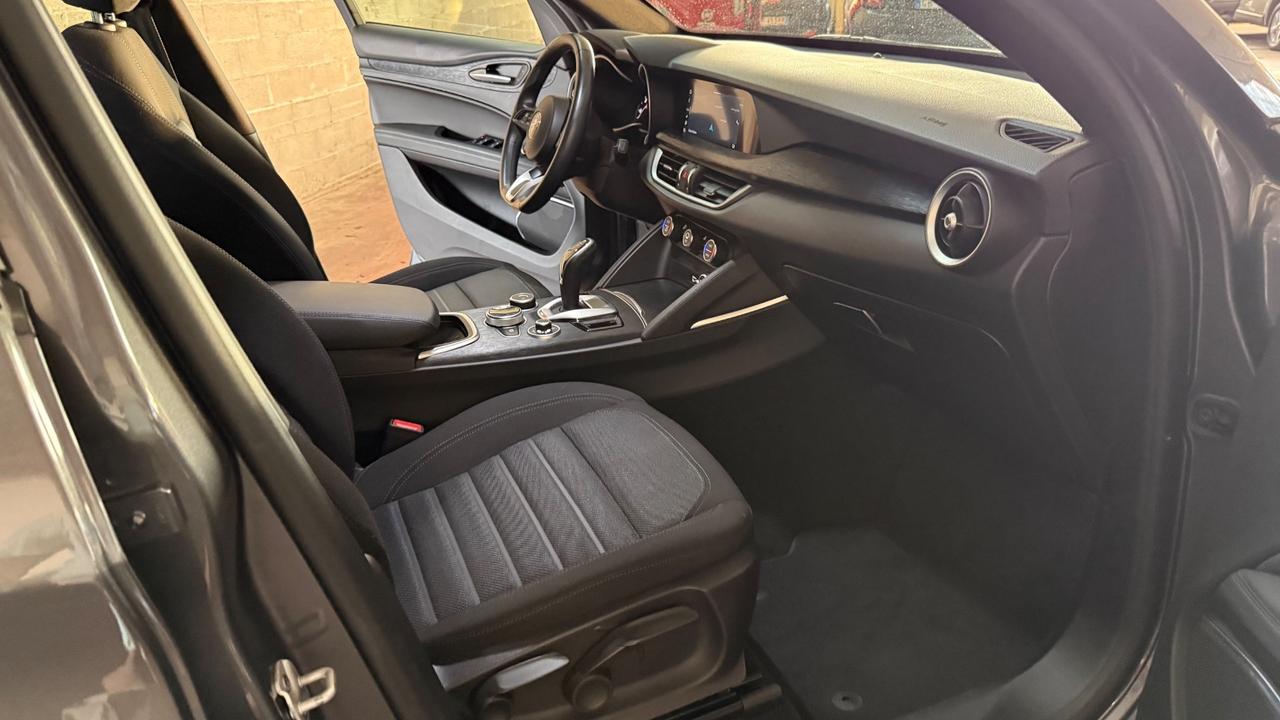 Alfa Romeo Stelvio 2.2 Turbodiesel 160 CV AT8 RWD Business