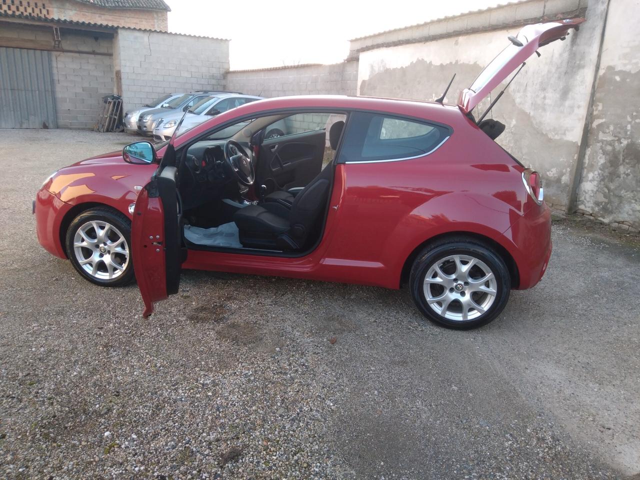 Alfa Romeo MiTo 1.3 JTDm-2 95 CV S&S Distinctive Sport Pack