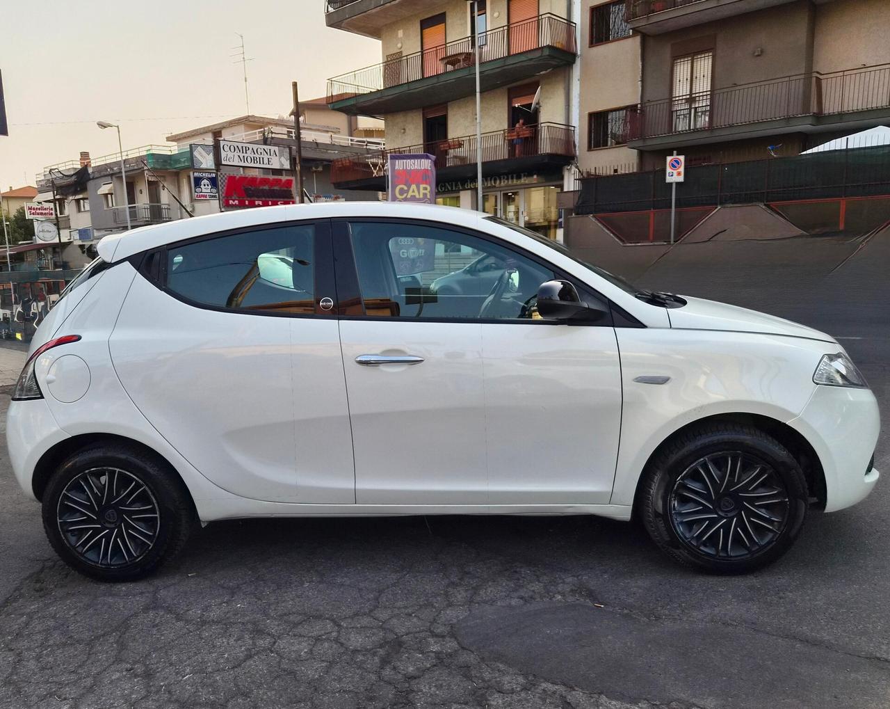 Lancia Ypsilon 1.2 69 CV 5 porte GPL Ecochic Gold