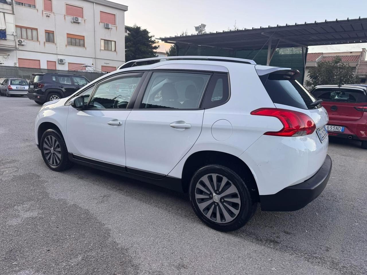 Peugeot 2008 BlueHDi 100 Allure