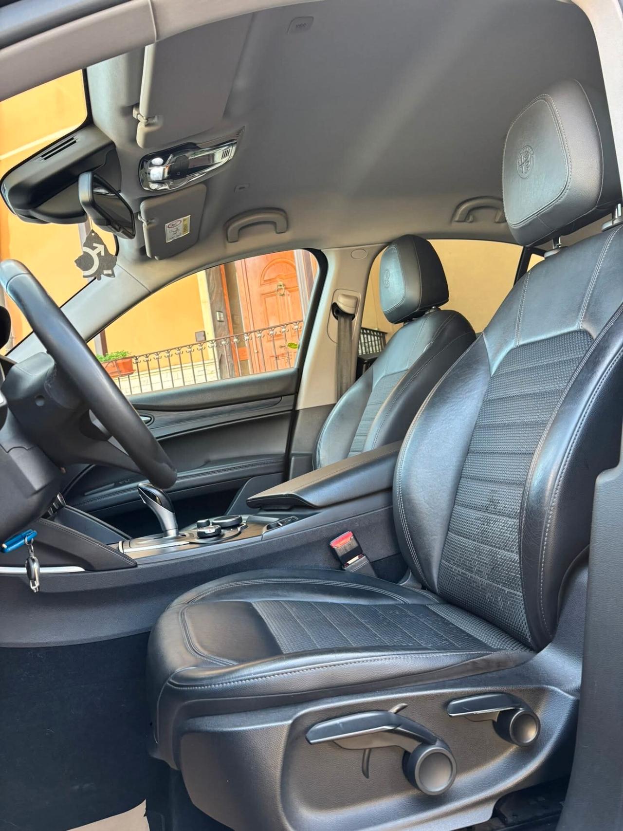 Alfa Romeo Stelvio 2.2 Turbodiesel 180 CV AT8 RWD Super