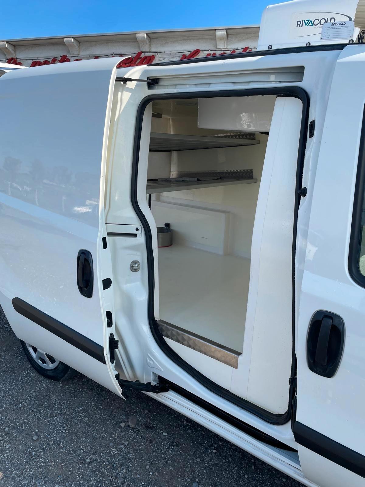 Fiat Doblo 1.6 MJT 120CV Maxi 3 posti AUTONEGOZIO unico proprietario