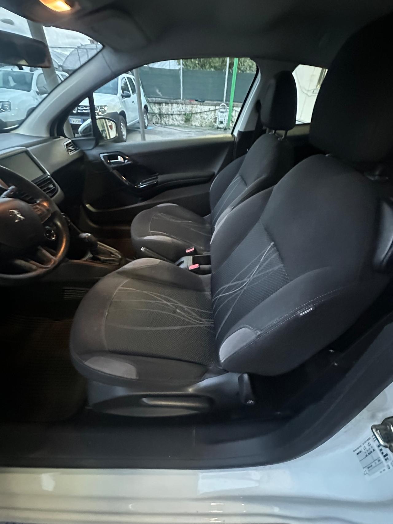 Peugeot 208 1.4 HDi 68 CV 3 porte Access