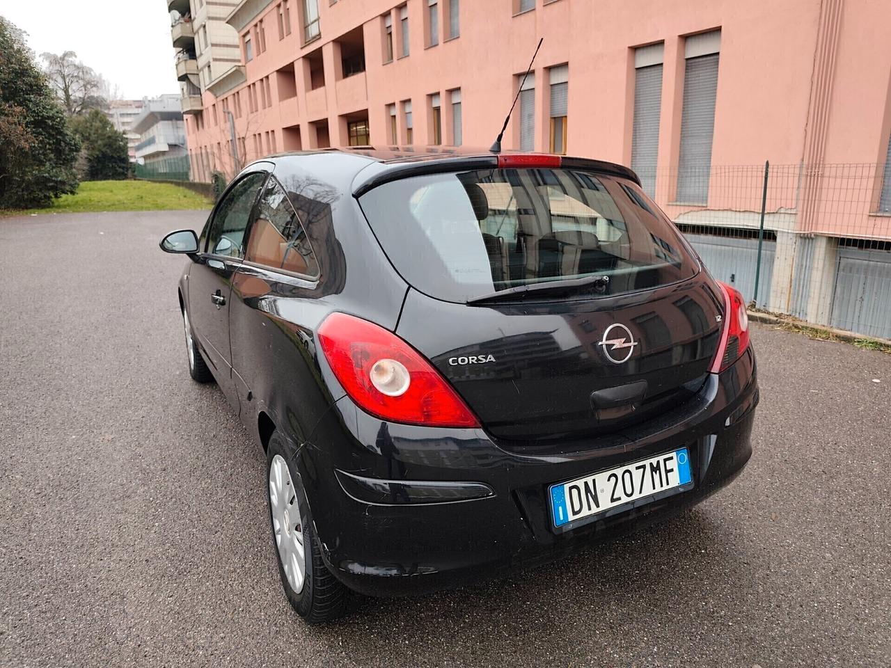 Opel Corsa 1.2 Benz euro 4 Sport neopatentati