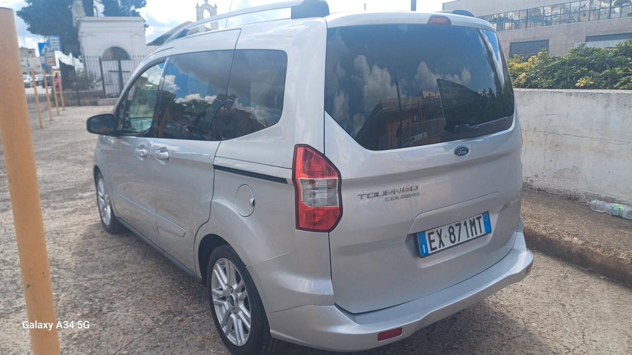 Ford Tourneo Courier 1.5 TDCI 75 CV Titanium