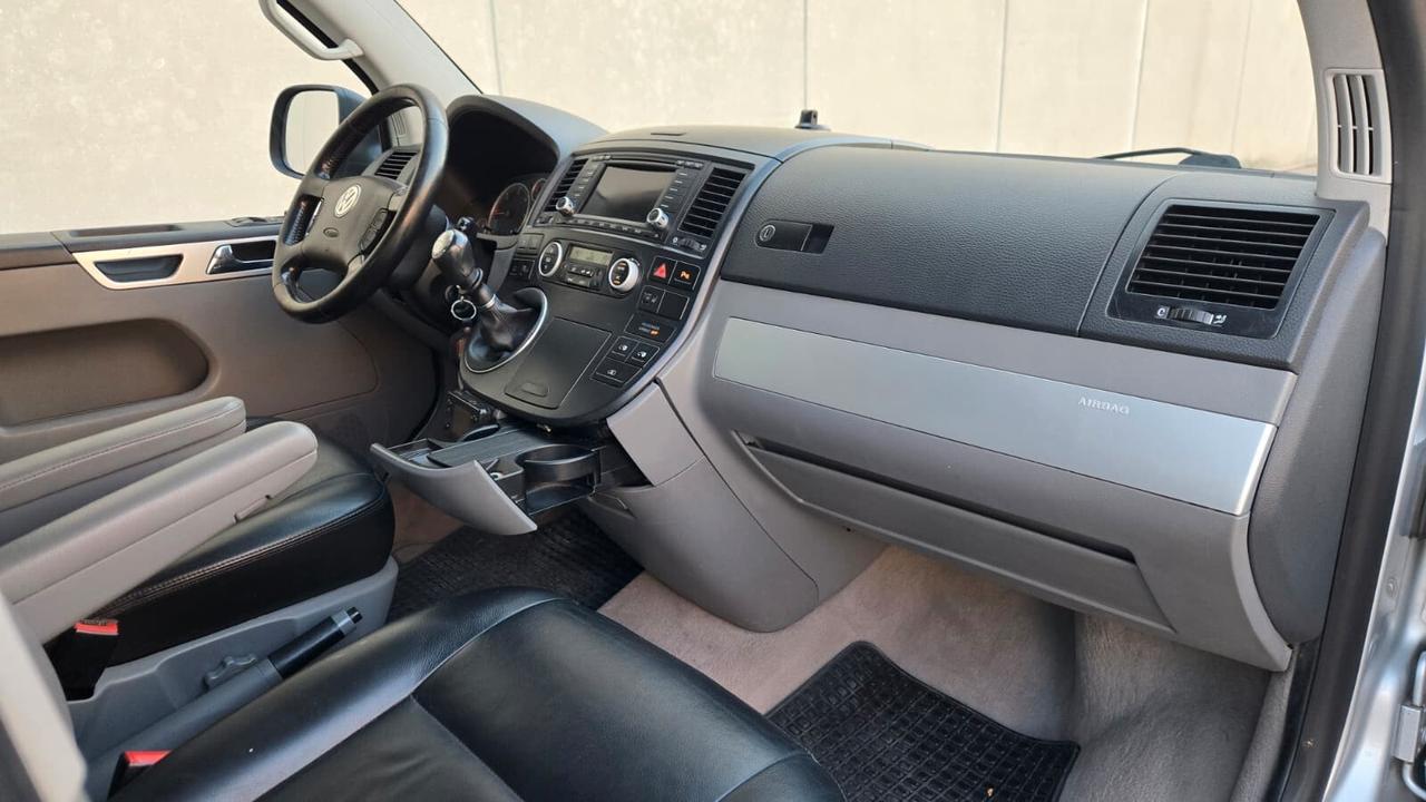 Volkswagen Transporter Caravelle 2.5 TDI/174CV 4mot. highline