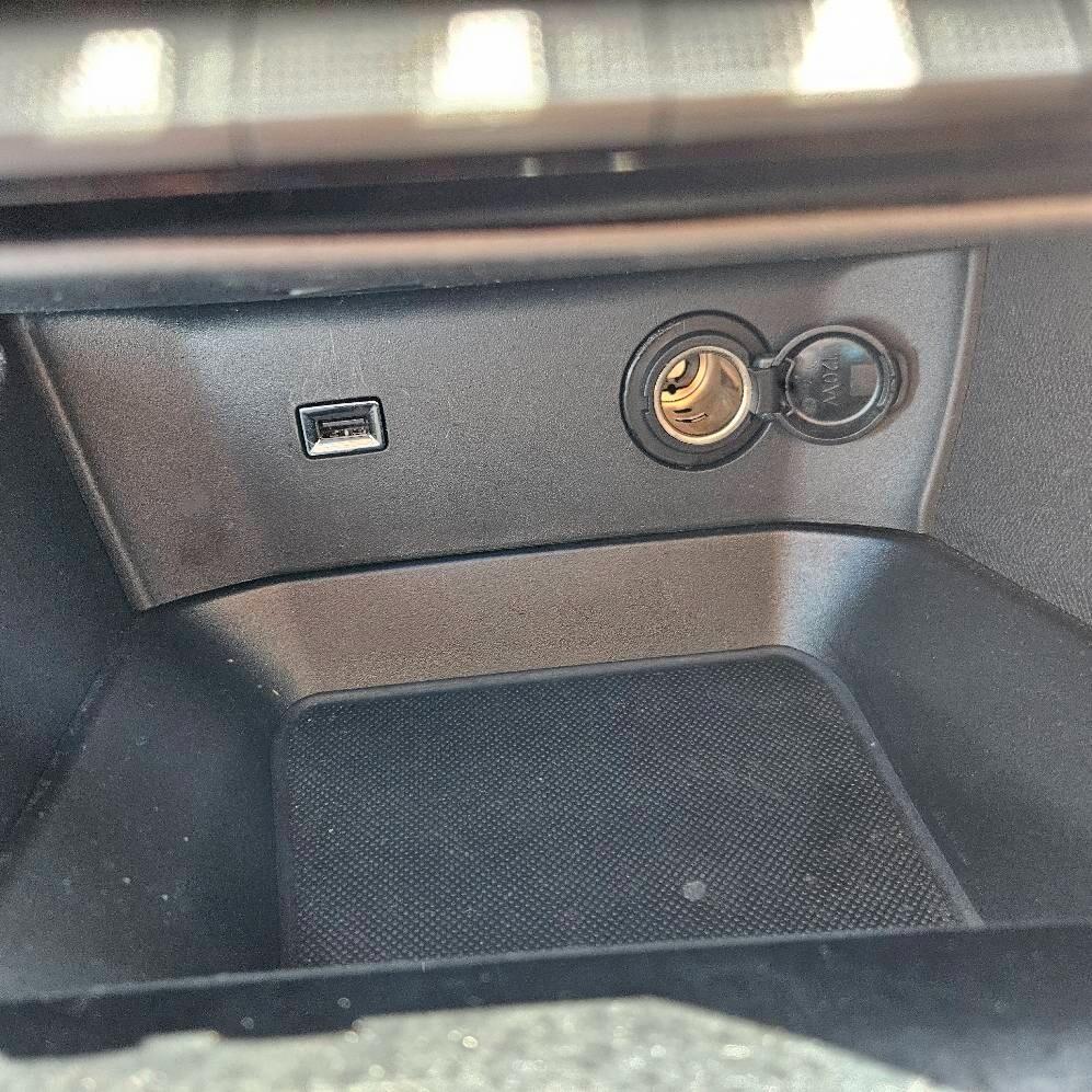 Peugeot 3008 HDi 130cv EAT8 2020 NAV+RETROCAMERA