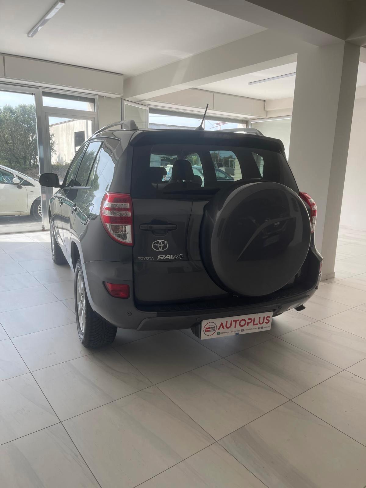 Toyota RAV 4 RAV4 Crossover 2.2 D-4D 150 CV DPF Luxury
