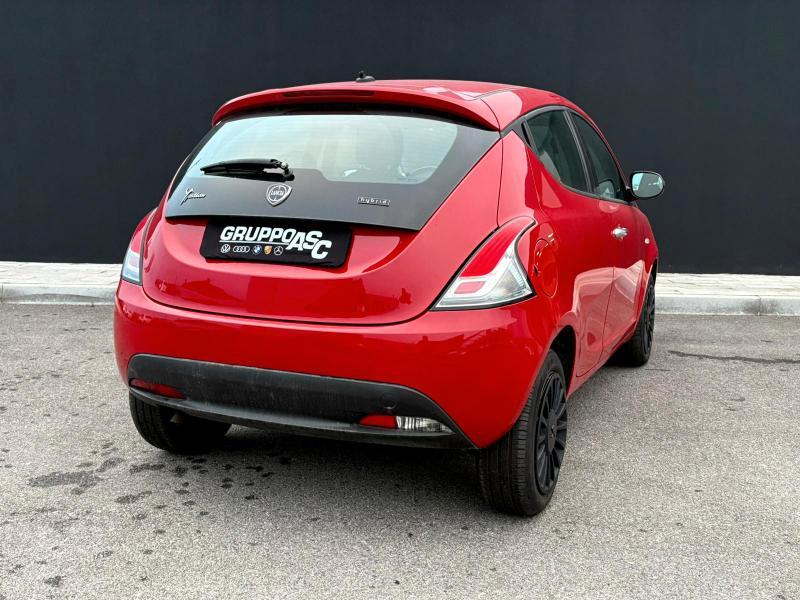 Lancia Ypsilon 5 Porte 1.0 hybrid Gold s&s 70cv ADATTA NEOPATENTATI