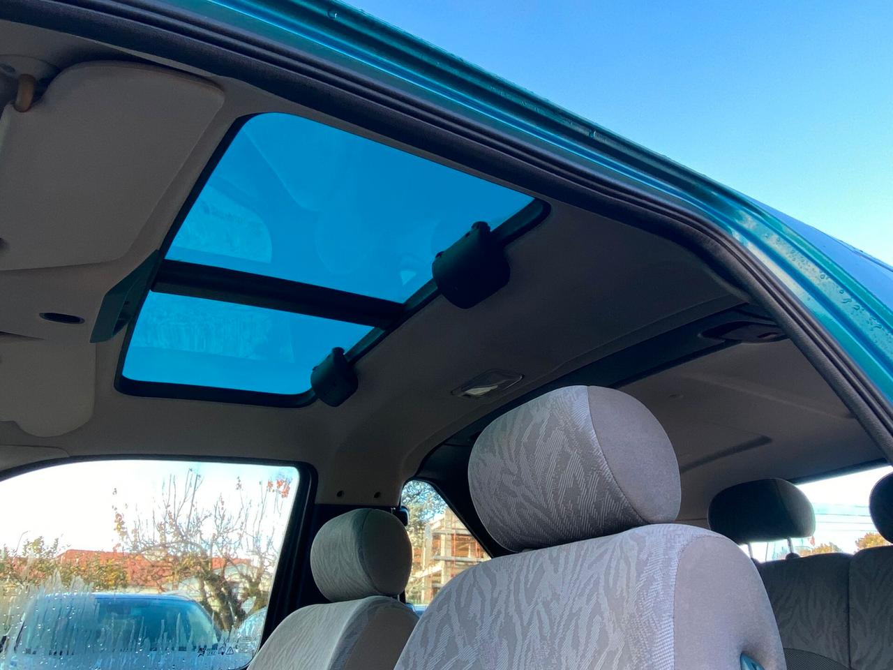 Land Rover Freelander 2.0 TD cat 3p. Hardback