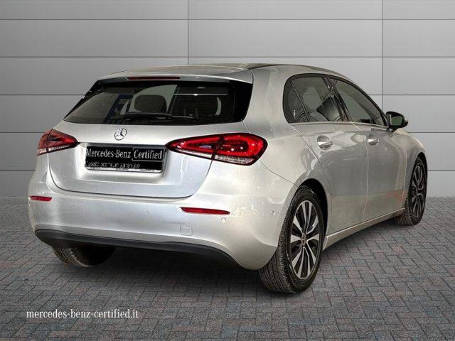 MERCEDES-BENZ A 180 Automatic Business Extra