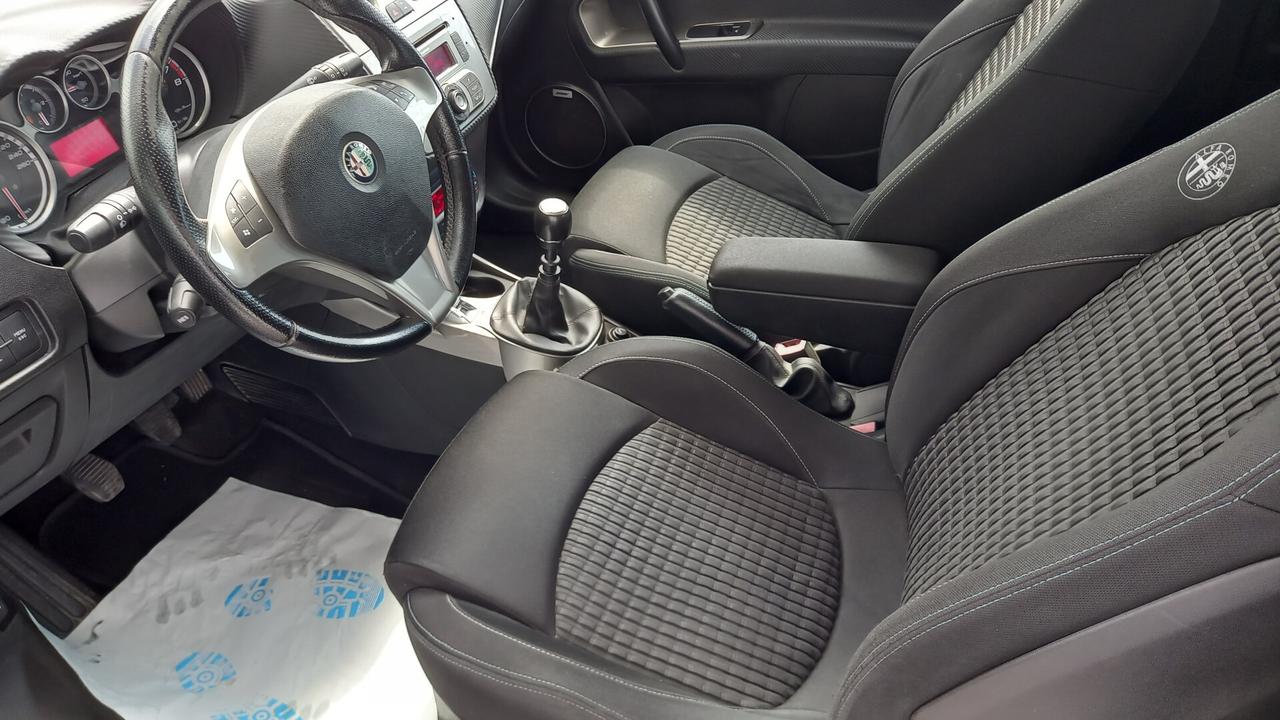 Alfa Romeo MiTo 1.4 T 155 CV Distinctive Sport Pack