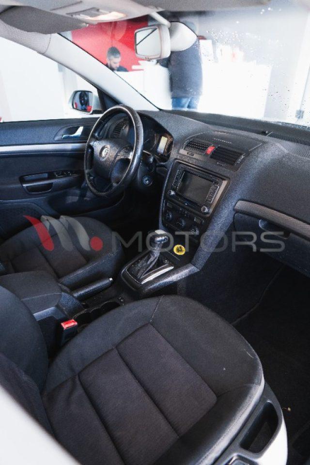 SKODA Octavia 2.0 TDI DSG Wagon Elegance