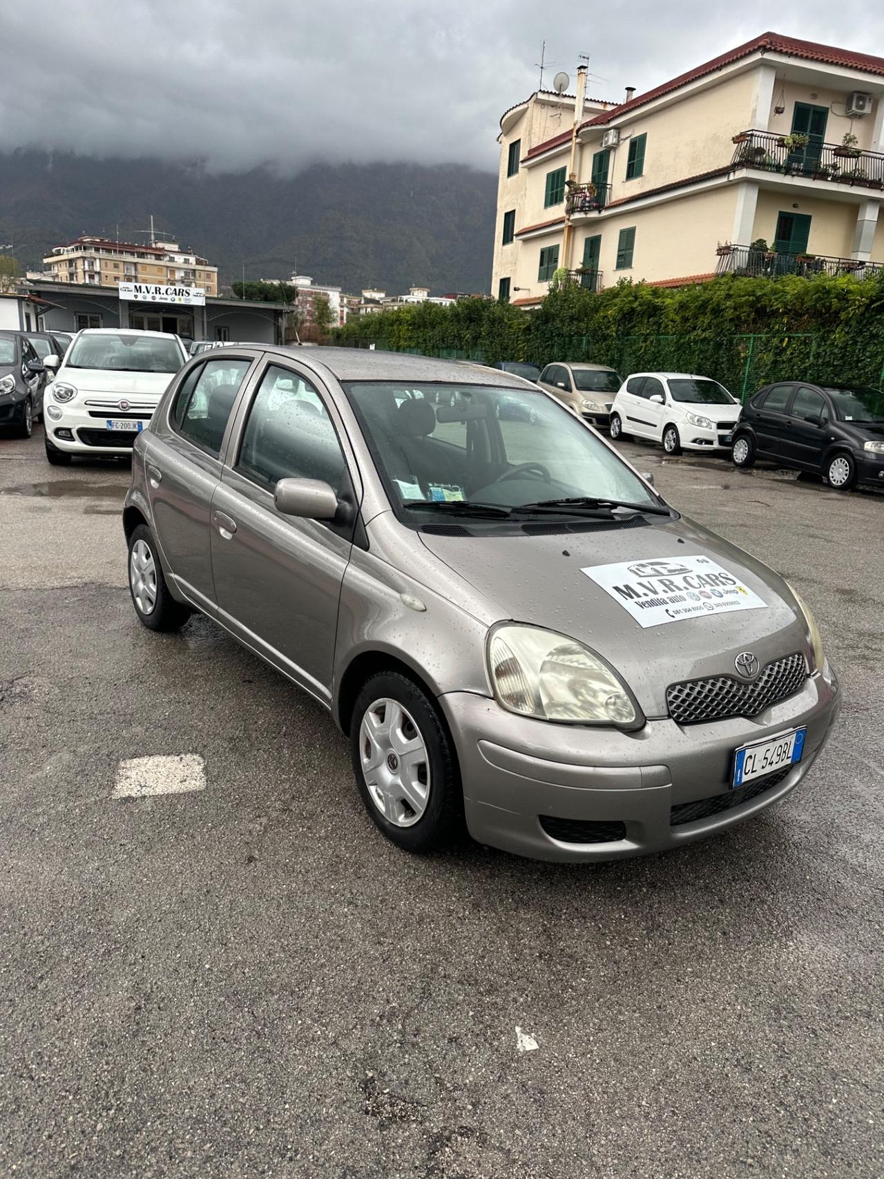 Toyota Yaris 1.0i 16V cat 5 porte Sol