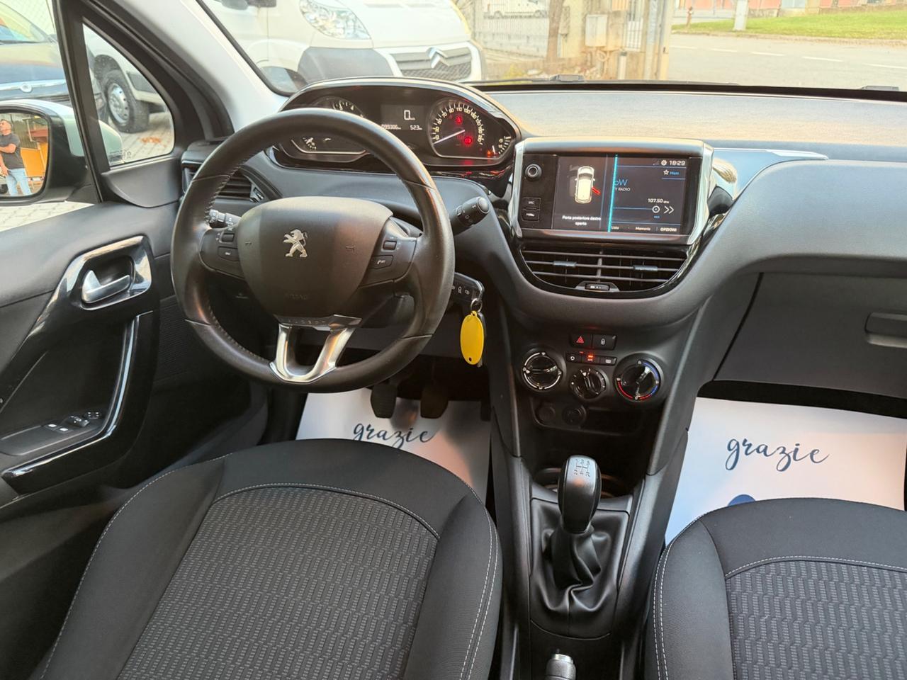 Peugeot 208 PureTech 82 5 porte Allure