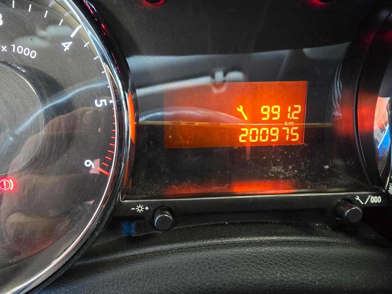 Peugeot 3008 1.6 HDi 112CV cambio robotizzato Tecno