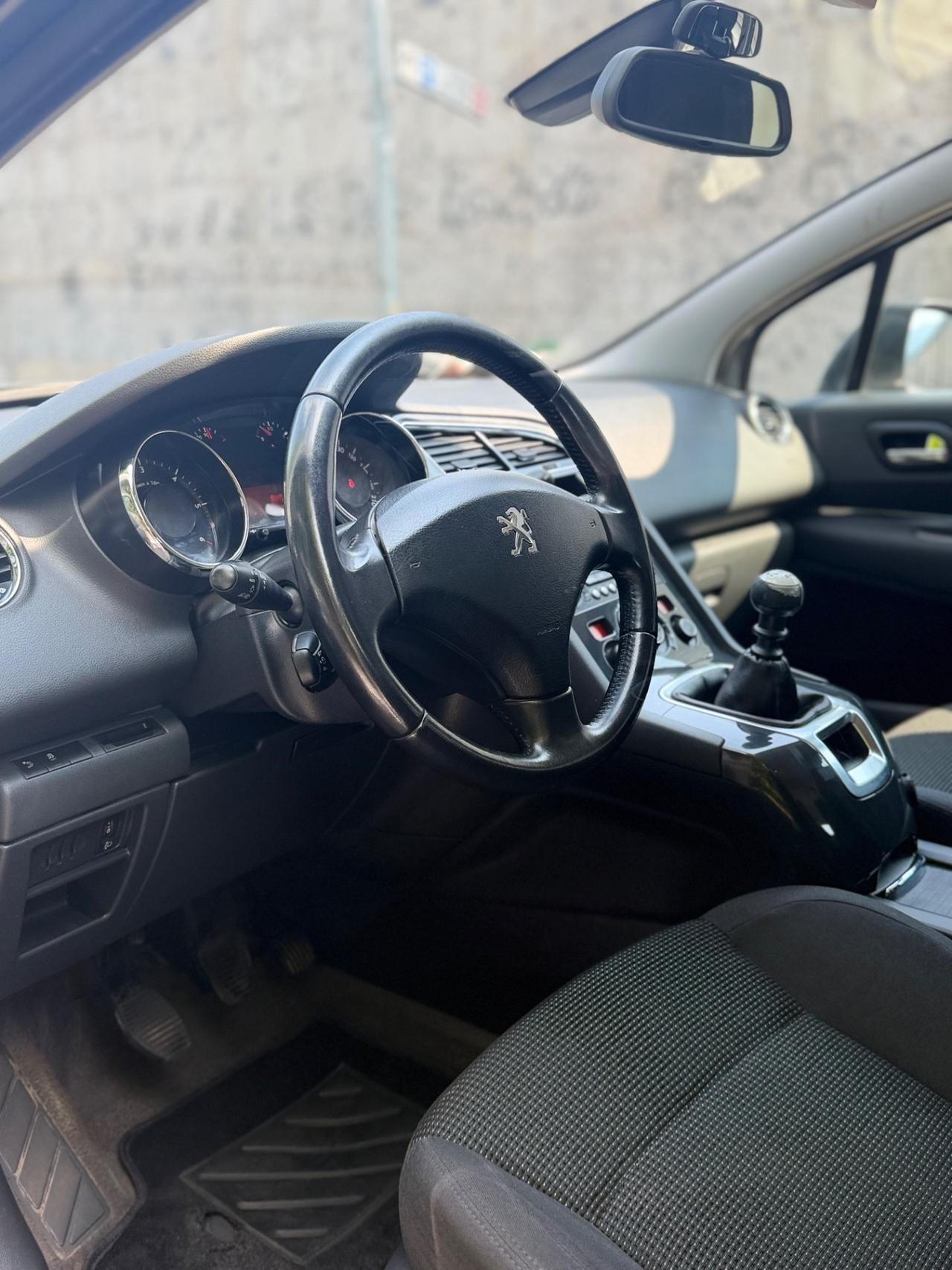 Peugeot 5008 1.6 HDI 115cv 7 POSTI