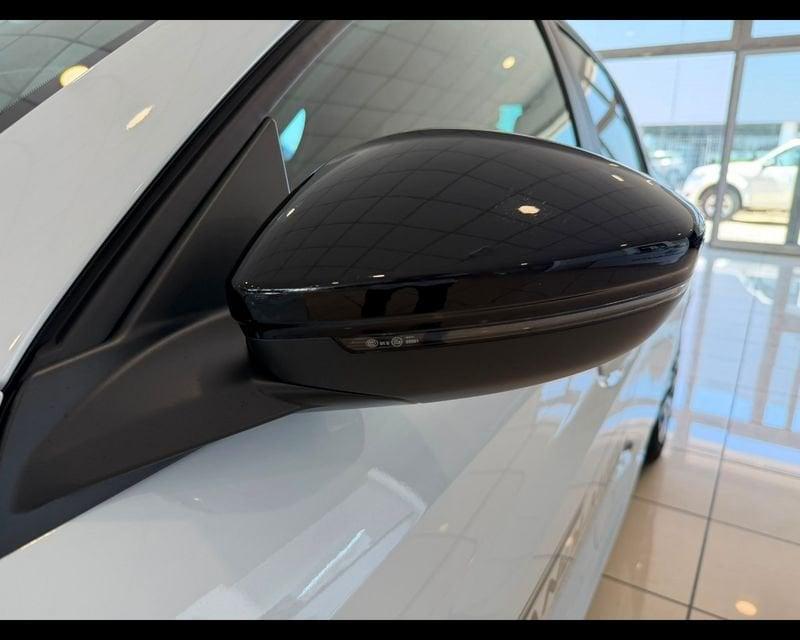 Peugeot 208 5P - Business Hybrid 110 E-DCS6