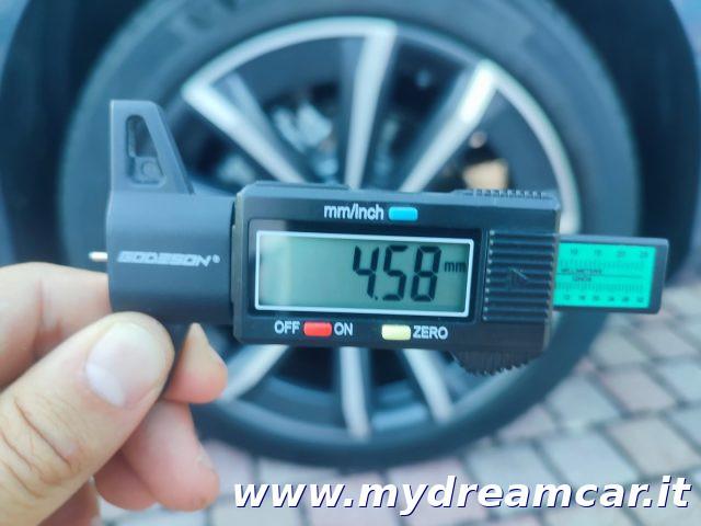 VOLVO V60 B4 (d) Geartronic Momentum Business Pro