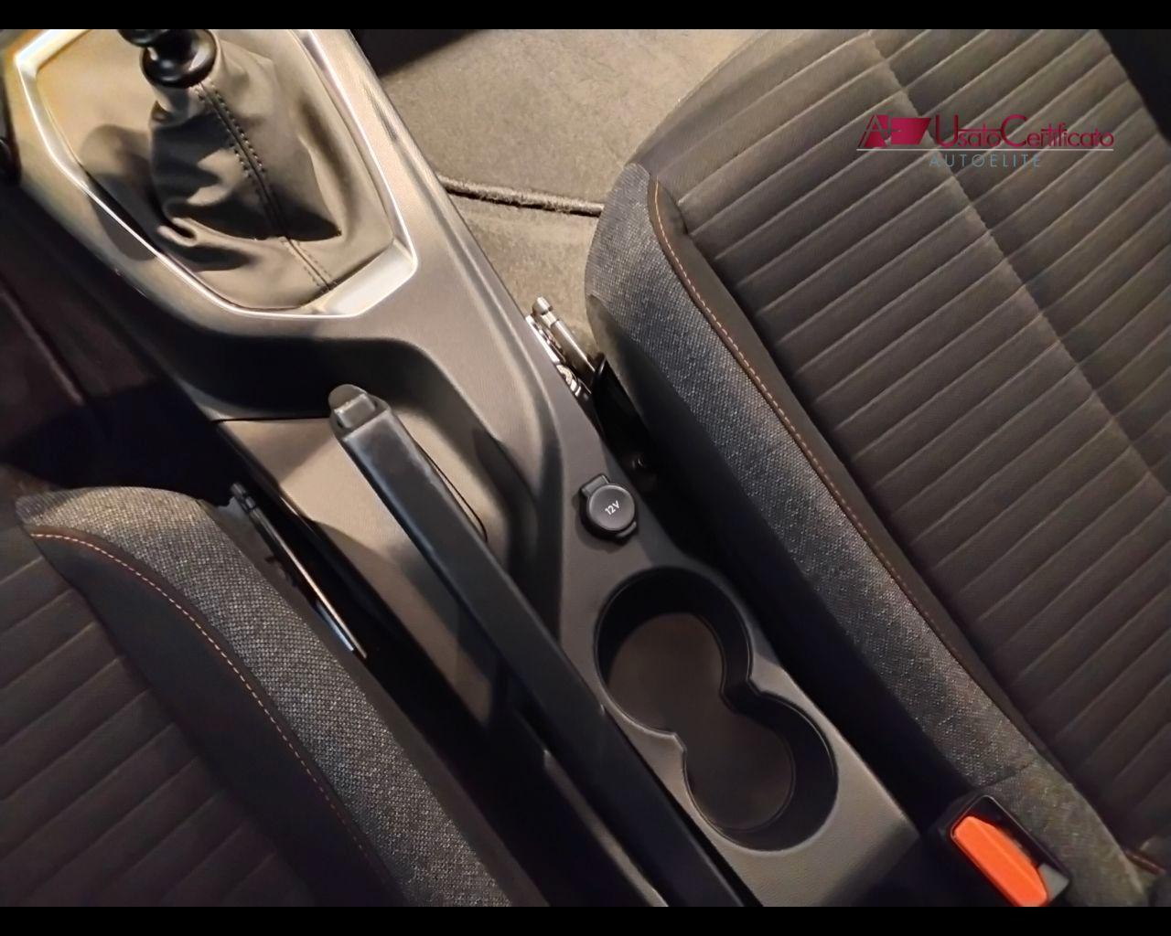 PEUGEOT 2008 BlueHDi 110 S&S Active