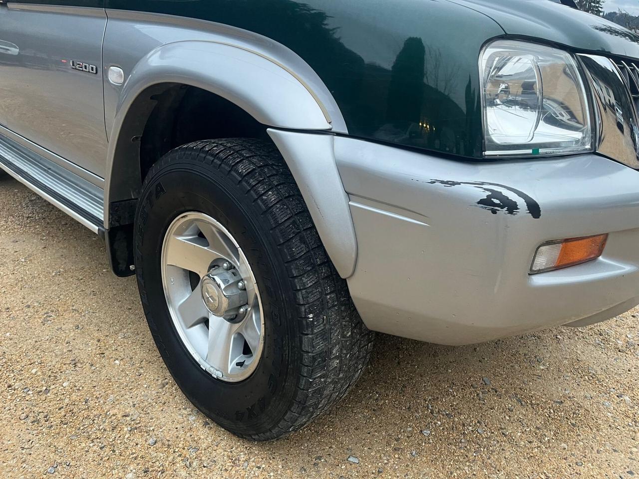 Mitsubishi L200 2.5 Diesel - 4x4 - Pick-Up Cabina