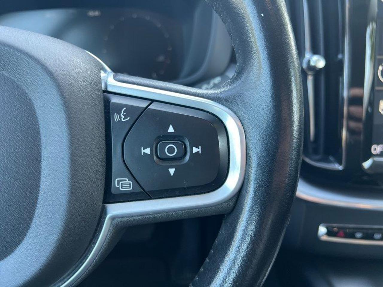 Volvo XC60 B4 (d) AWD Geartronic Business Plus