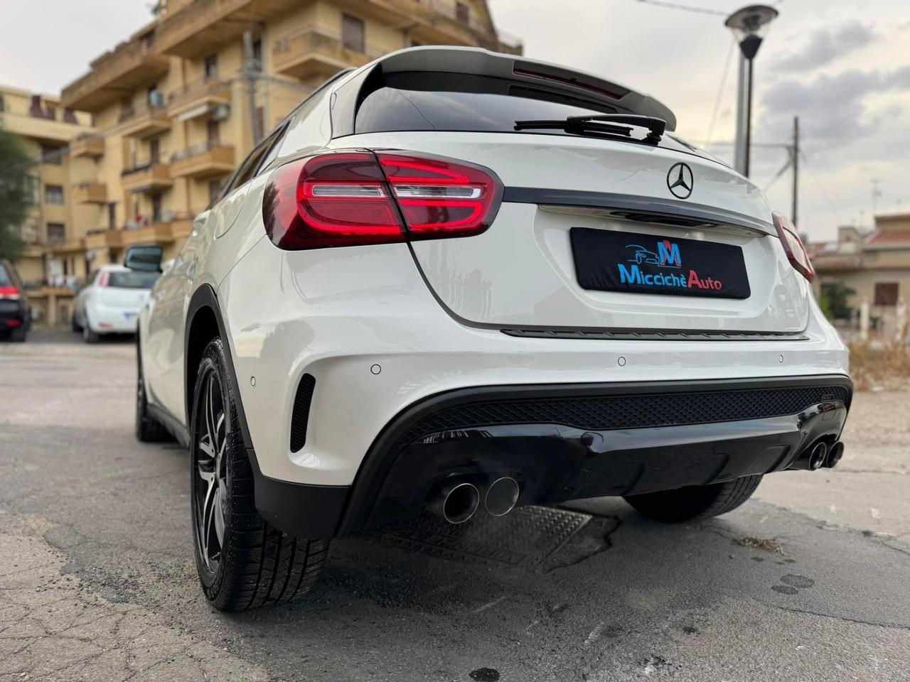 MERCEDES GLA 200D 136 CV PREMIUM AMG FULL