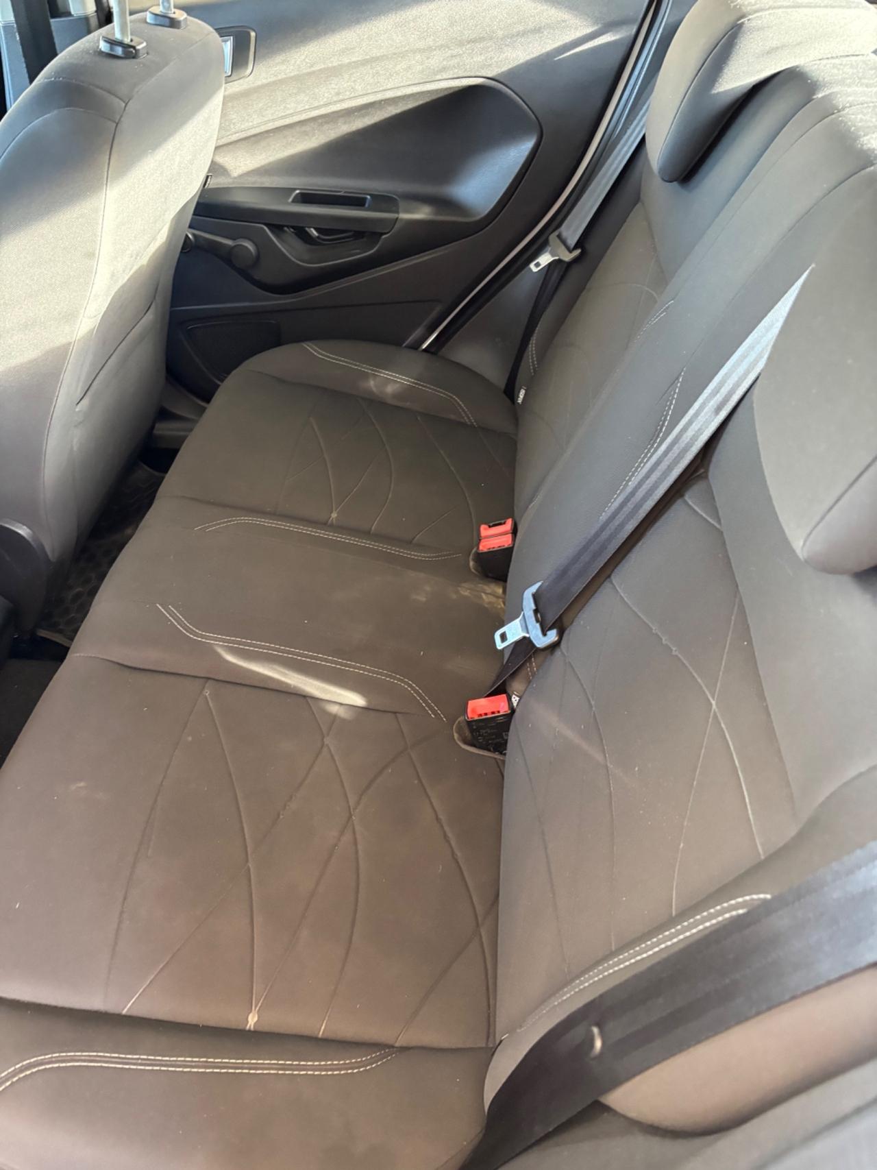 Ford Fiesta 1.0 80CV 5 porte neo patentati