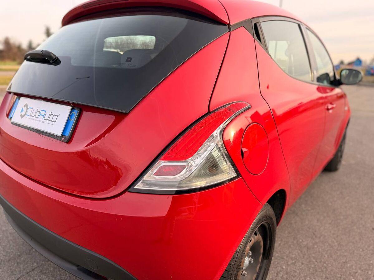 Lancia Ypsilon 1.2 8v Platinum ecochic Gpl 69cv E6